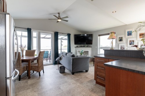 14-3871 River Road Road W, Delta, BC - Indoor