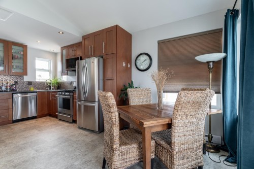14-3871 River Road Road W, Delta, BC - Indoor Photo Showing Kitchen
