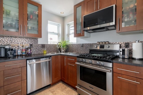 14-3871 River Road Road W, Delta, BC - Indoor Photo Showing Kitchen With Upgraded Kitchen