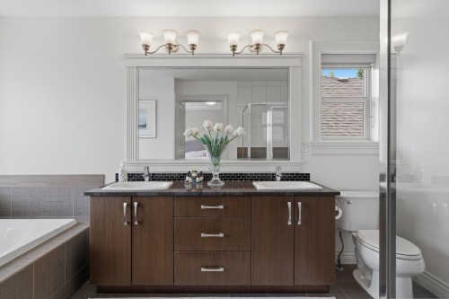 1225 Burkemont Place, Coquitlam, BC - Indoor Photo Showing Bathroom