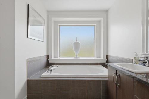 1225 Burkemont Place, Coquitlam, BC - Indoor Photo Showing Bathroom