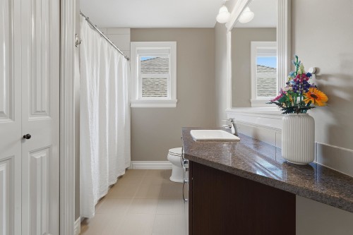 1225 Burkemont Place, Coquitlam, BC - Indoor Photo Showing Bathroom