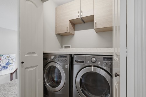 1225 Burkemont Place, Coquitlam, BC - Indoor Photo Showing Laundry Room
