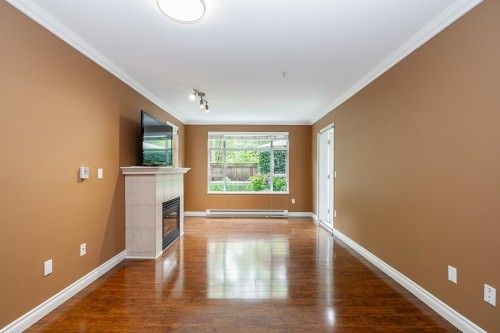 103-3625 Windcrest Drive, North Vancouver, BC - Indoor Photo Showing Other Room