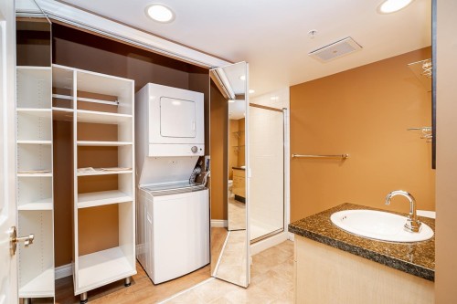 103-3625 Windcrest Drive, North Vancouver, BC - Indoor Photo Showing Kitchen With Stainless Steel Kitchen