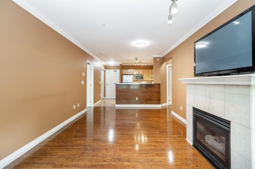 103-3625 Windcrest Drive, North Vancouver, BC - Indoor With Fireplace