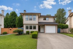 976 Hosmer Court  Coquitlam, BC V3C 4T8