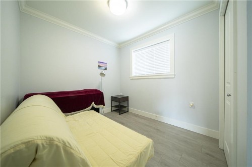 2216 Mannering Avenue, Vancouver, BC - Indoor Photo Showing Bedroom