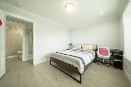 2216 Mannering Avenue, Vancouver, BC - Indoor Photo Showing Bedroom