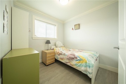 2216 Mannering Avenue, Vancouver, BC - Indoor Photo Showing Bedroom