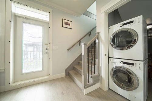 2216 Mannering Avenue, Vancouver, BC - Indoor Photo Showing Laundry Room