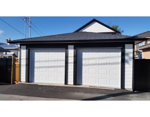 2216 Mannering Avenue, Vancouver, BC - Outdoor