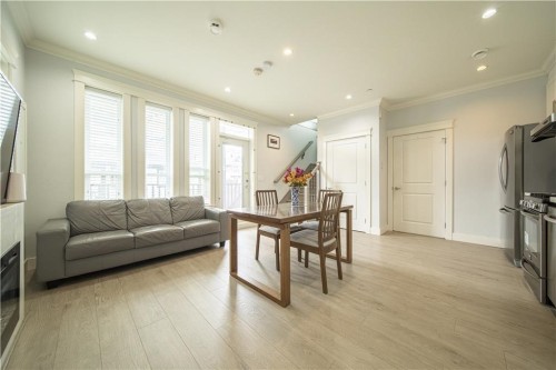 2216 Mannering Avenue, Vancouver, BC - Indoor
