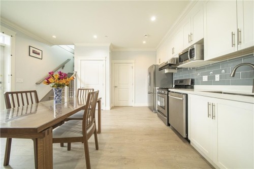 2216 Mannering Avenue, Vancouver, BC - Indoor