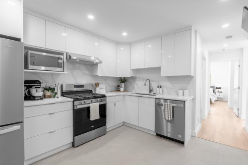 2617 Turner Street, Vancouver, BC - Indoor Photo Showing Kitchen