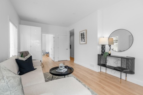 2617 Turner Street, Vancouver, BC - Indoor Photo Showing Living Room