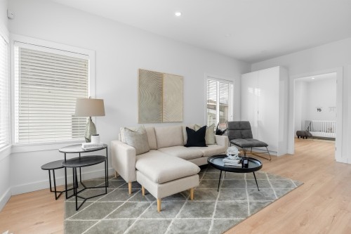 2617 Turner Street, Vancouver, BC - Indoor Photo Showing Living Room