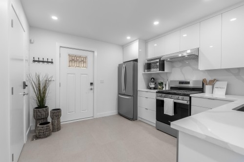 2617 Turner Street, Vancouver, BC - Indoor Photo Showing Kitchen