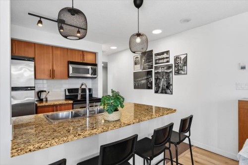 905-58 Keefer Place  Vancouver, BC V6B 0B8