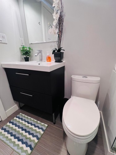 1314 Thomas Avenue, Coquitlam, BC - Indoor Photo Showing Bathroom