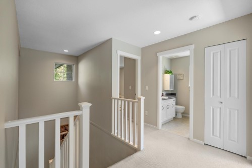 6 Alder Drive, Port Moody, BC - Indoor Photo Showing Other Room