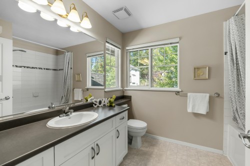 6 Alder Drive, Port Moody, BC - Indoor Photo Showing Bathroom