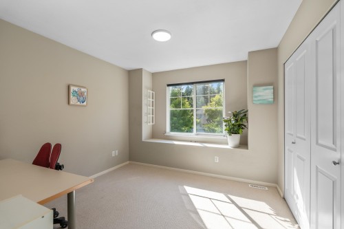 6 Alder Drive, Port Moody, BC - Indoor Photo Showing Other Room