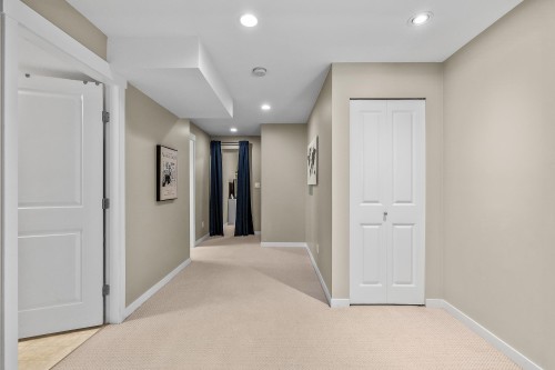 6 Alder Drive, Port Moody, BC - Indoor Photo Showing Other Room