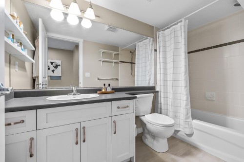 6 Alder Drive, Port Moody, BC - Indoor Photo Showing Bathroom