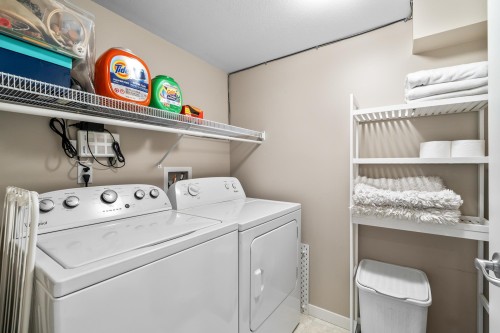 6 Alder Drive, Port Moody, BC - Indoor Photo Showing Laundry Room