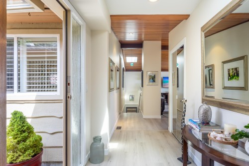 7065 Dale Road, Sechelt, BC - Indoor Photo Showing Other Room