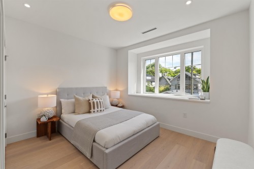 2236 5Th Avenue E, Vancouver, BC - Indoor Photo Showing Bedroom