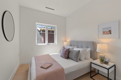 2236 5Th Avenue E, Vancouver, BC - Indoor Photo Showing Bedroom
