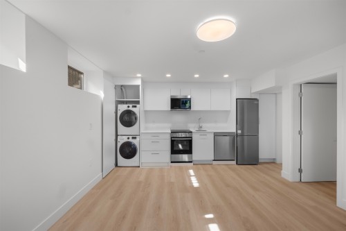 2236 5Th Avenue E, Vancouver, BC - Indoor Photo Showing Other Room