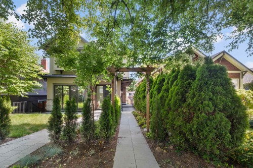 2236 5Th Avenue E, Vancouver, BC - Outdoor