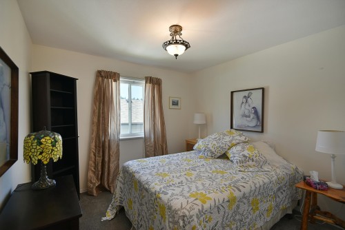 5875 Turnstone Crescent, Sechelt, BC - Indoor Photo Showing Bedroom