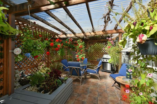 5875 Turnstone Crescent, Sechelt, BC - Outdoor With Deck Patio Veranda