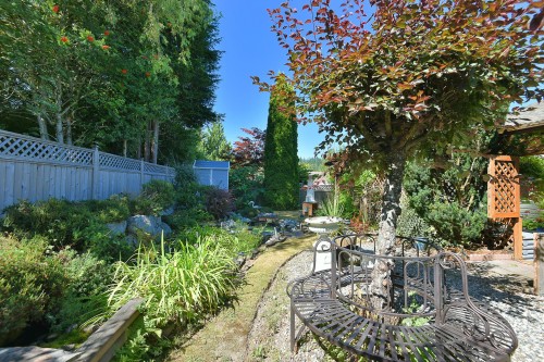 5875 Turnstone Crescent, Sechelt, BC - Outdoor