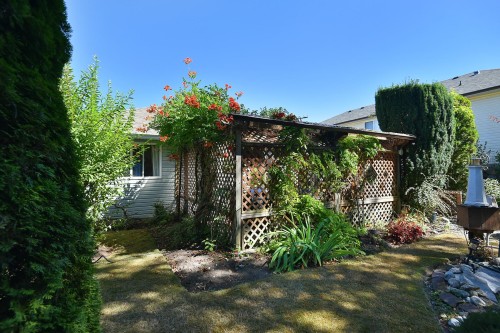 5875 Turnstone Crescent, Sechelt, BC - Outdoor