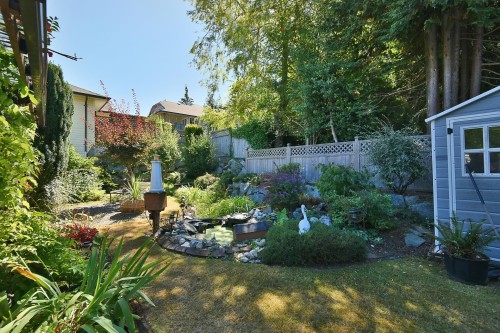 5875 Turnstone Crescent, Sechelt, BC - Outdoor