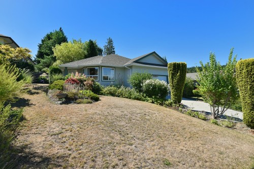 5875 Turnstone Crescent, Sechelt, BC - Outdoor