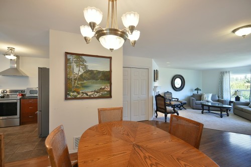 5875 Turnstone Crescent, Sechelt, BC - Indoor Photo Showing Dining Room