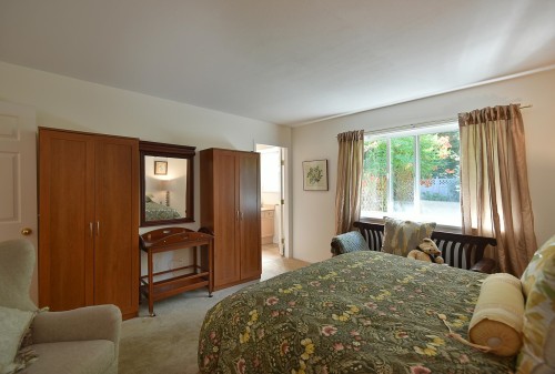 5875 Turnstone Crescent, Sechelt, BC - Indoor Photo Showing Bedroom