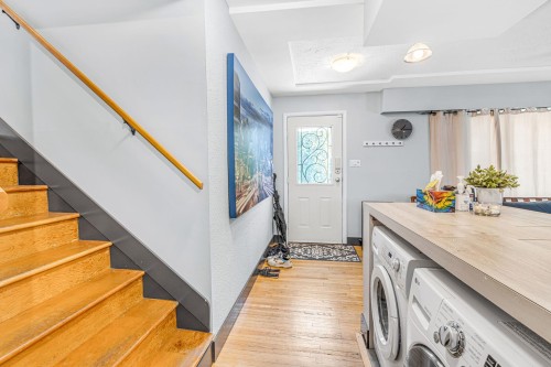2715 Coast Meridian Road, Port Coquitlam, BC - Indoor Photo Showing Laundry Room