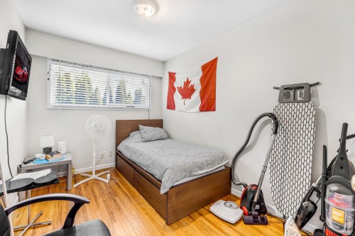 2715 Coast Meridian Road, Port Coquitlam, BC - Indoor Photo Showing Bedroom