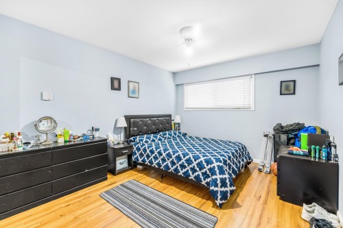 2715 Coast Meridian Road, Port Coquitlam, BC - Indoor Photo Showing Bedroom