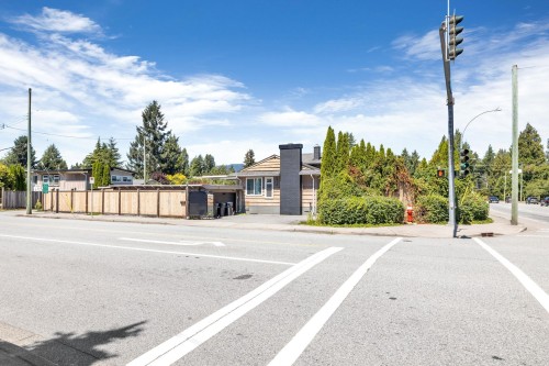 2715 Coast Meridian Road, Port Coquitlam, BC - Outdoor