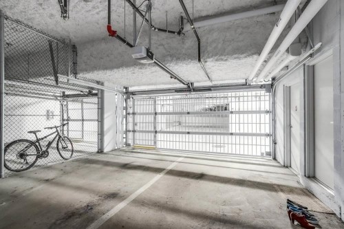 1493 Tilney Mews, Vancouver, BC - Indoor Photo Showing Garage