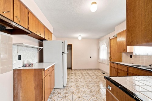 1955 Turner Street, Vancouver, BC - Indoor Photo Showing Kitchen