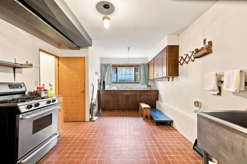 1955 Turner Street, Vancouver, BC - Indoor Photo Showing Kitchen